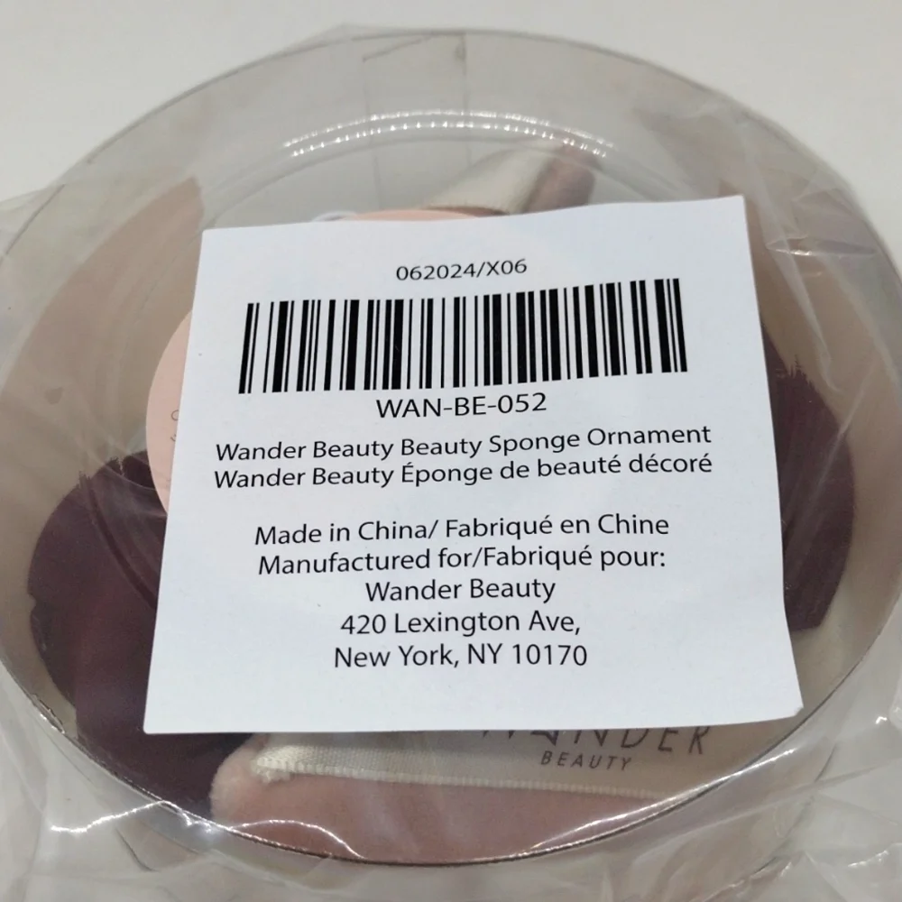 Wander Beauty‎ Sponge Ornament